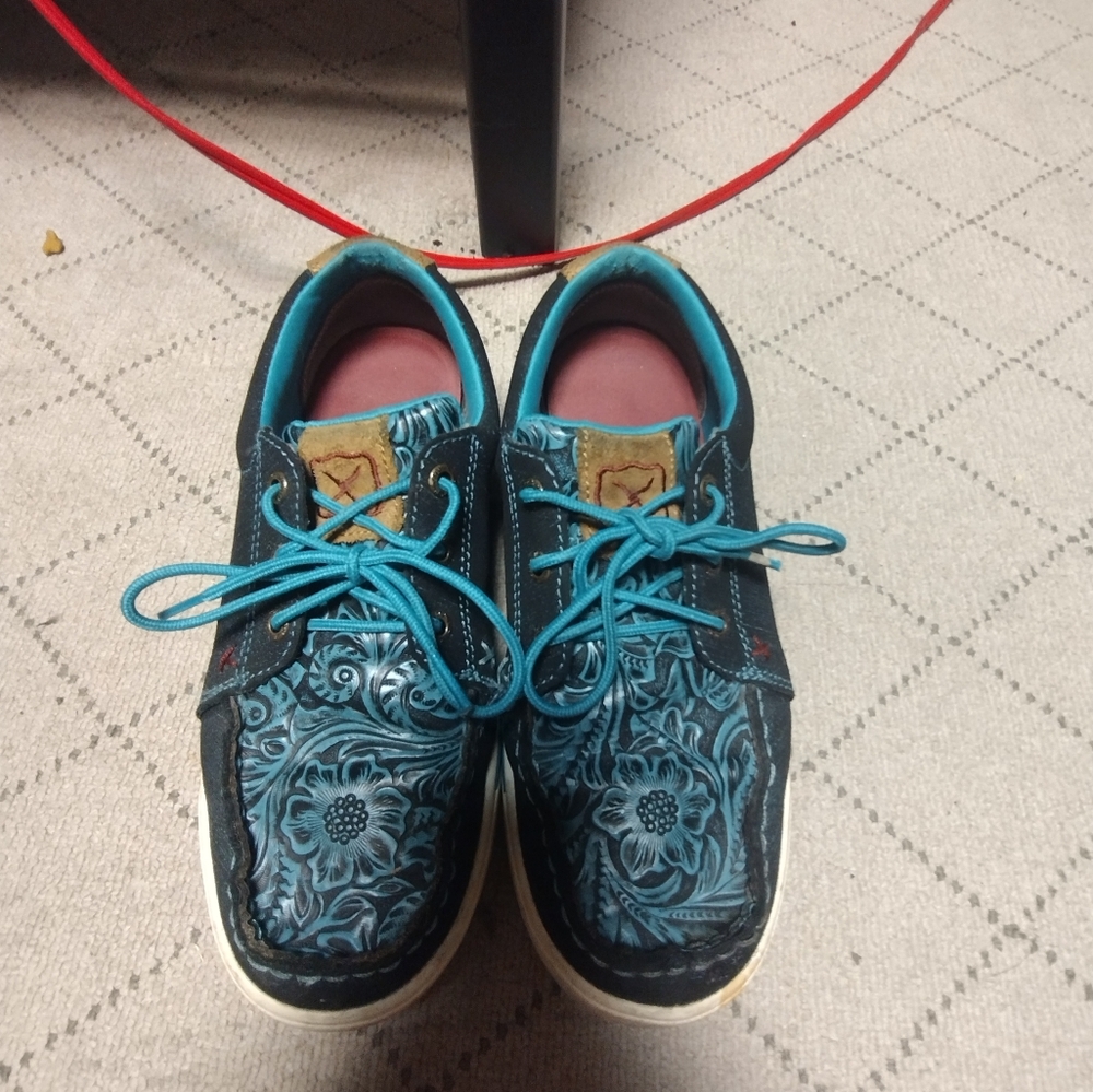 Women's twisted Xs